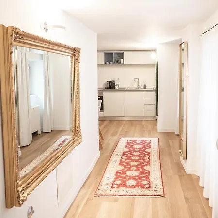 Grand Duchi D'aosta Apartment Triest