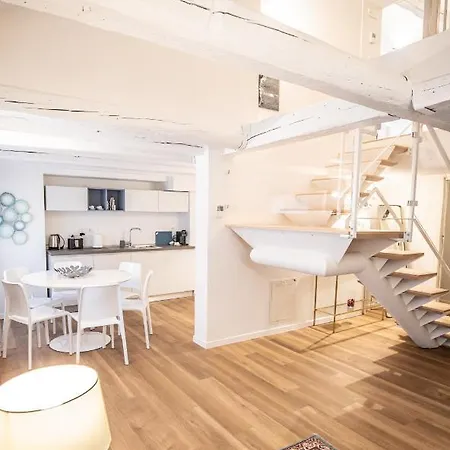 Grand Duchi D'aosta Triest