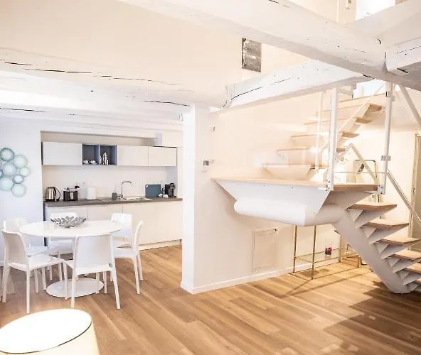 Grand Duchi D'aosta Terst