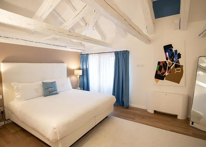 Grand Duchi D'aosta Terst