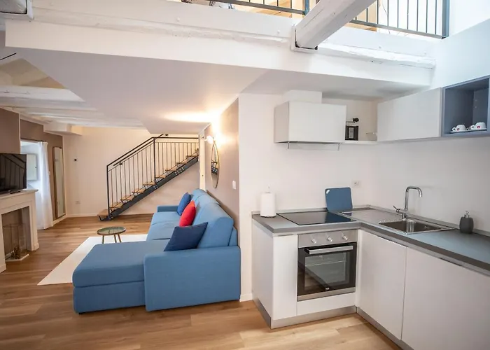 Grand Duchi D'aosta Terst